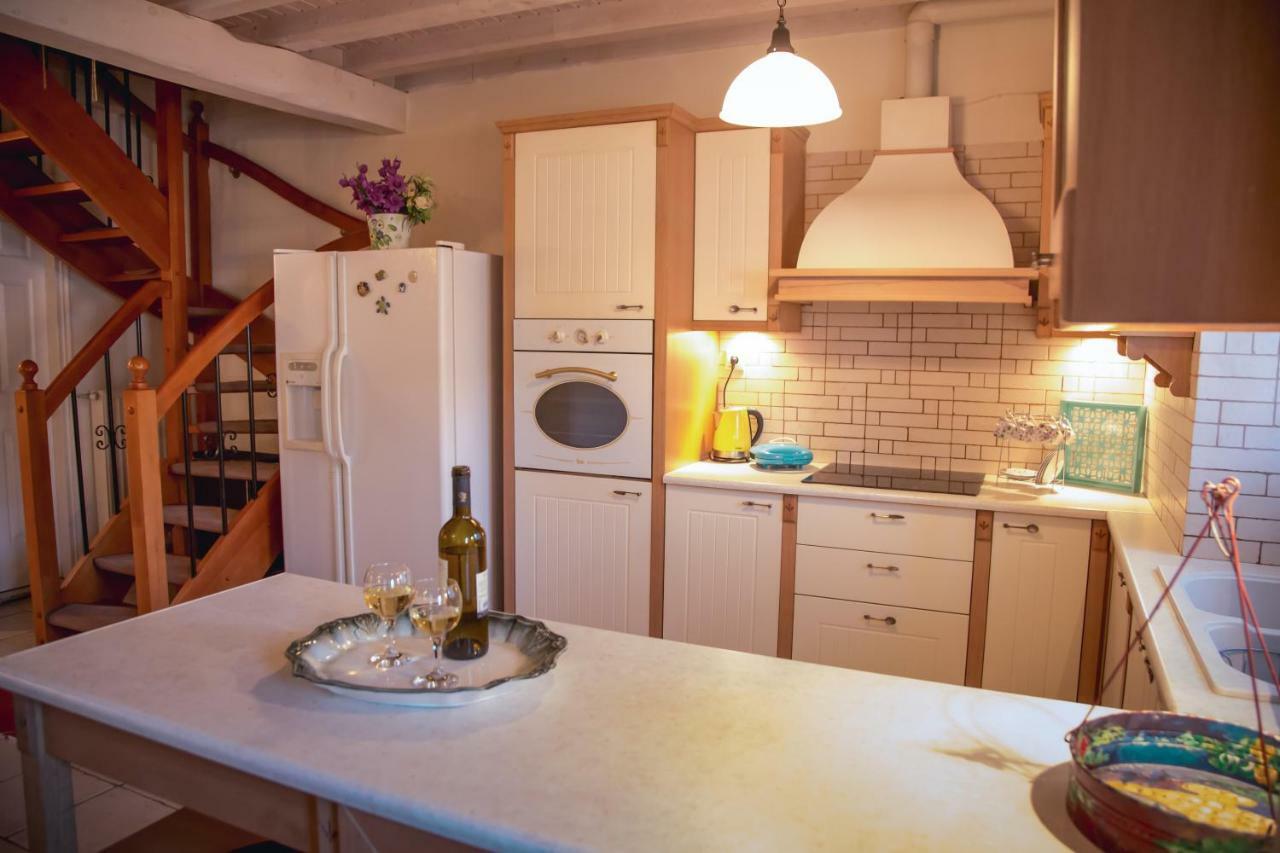 Traditional House In The Centre Of * Vasiliki (Lefkada)